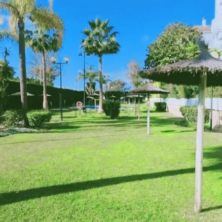 En La Playa Piscinas Jardines Puerto Banus Wifi Lägenhet