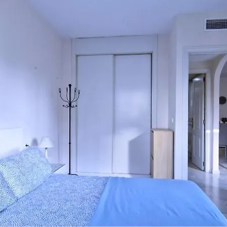Lägenhet En La Playa Piscinas Jardines Puerto Banus Wifi *